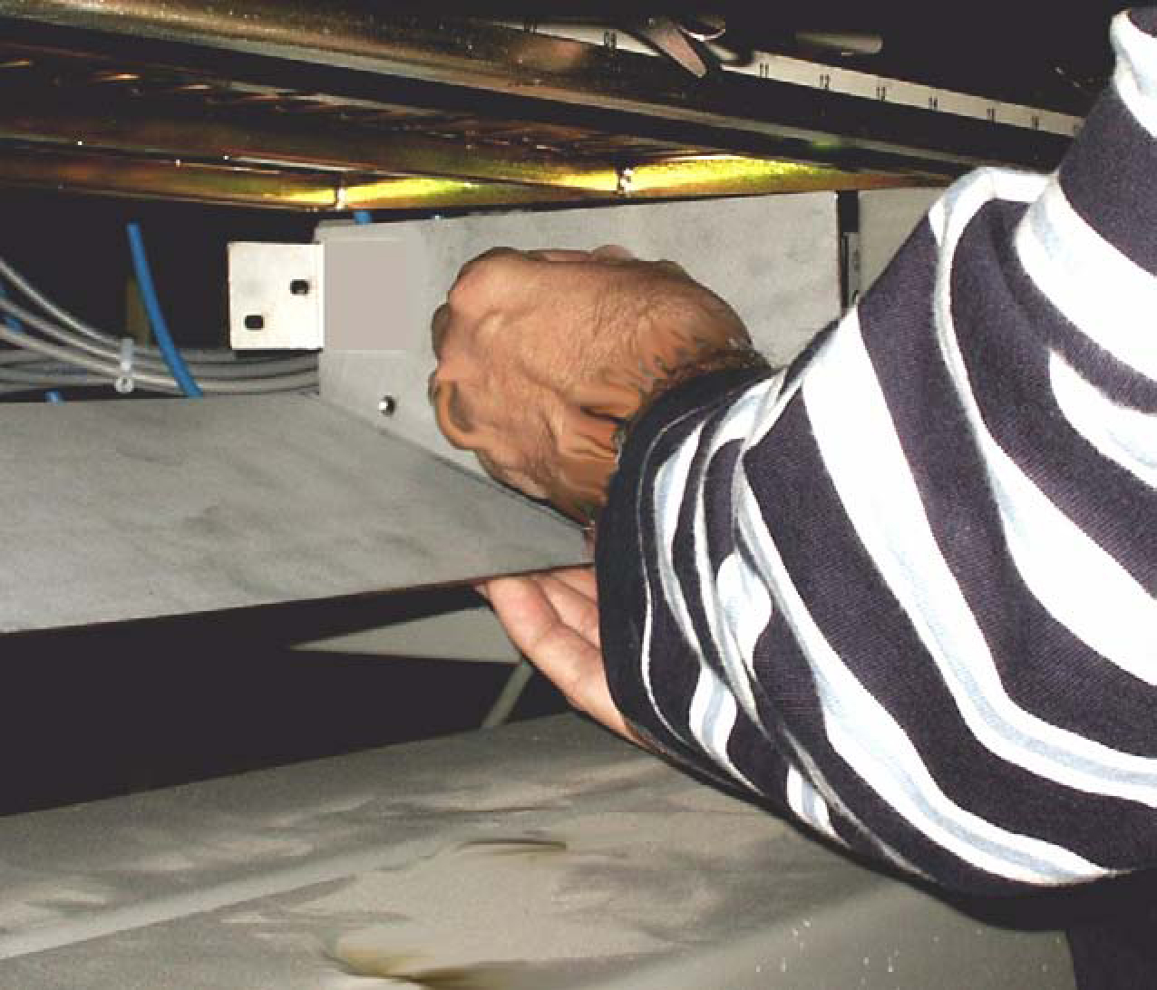 img/c_installing_fan_assembly_890000104_im-fig6.jpg