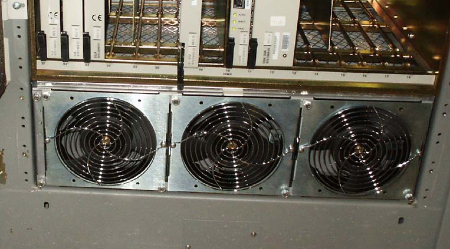 img/c_installing_fan_assembly_890000104_im-fig8.jpg