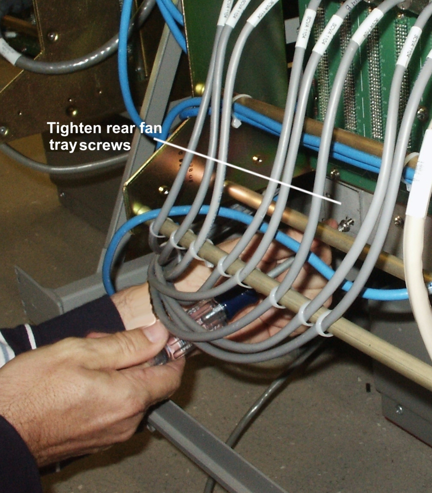img/c_installing_fan_assembly_890000104_im-fig9.jpg