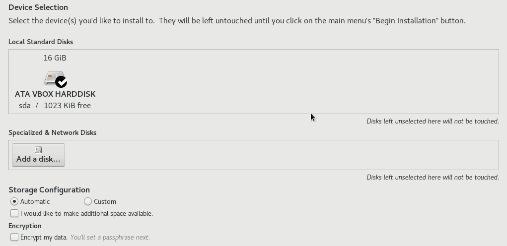 The image shows the options on the Installation Destination screen that specify where to install Oracle Linux. The top part lists local hard disks as a first option. Underneath is an Add a Disk button to add specialized and network disks. The bottom part of the screen lists options for customizing disk configurations, freeing up disk space, and using data encryption. The image shows the options on the Installation Destination screen that specify where to install Oracle Linux. The top part lists local hard disks as a first option. Underneath is an Add a Disk button to add specialized and network disks. The bottom part of the screen lists options for customizing disk configurations, freeing up disk space, and using data encryption.